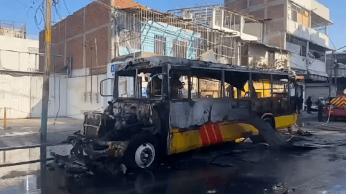 Incendio de Camión Urbano en la Colonia la Fábrica de Acapulco