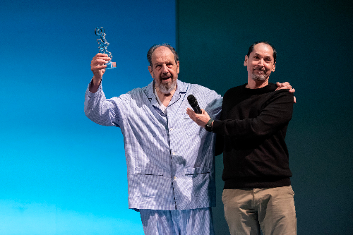 José María Pou Recibe el Premio Málaga de Teatro en Pijama y Pantuflas