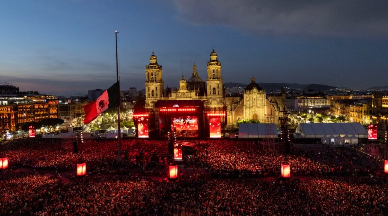 Bocelli Llena el Zócalo con más de 130 mil Asistentes