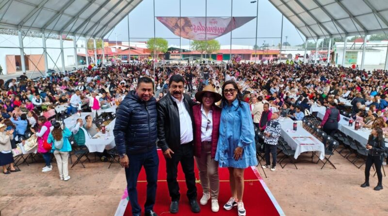 Festival “Texcocolate” Reúne a Miles de Mamás en la Feria del Caballo
