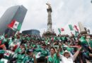 CDMX Reúne a Miles de Personas Para la Ola más Grande del Mundo