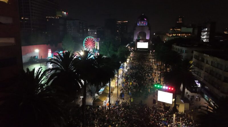 Más de un Millón Celebran en la Capital el Triunfo de México Ante Ecuador Más de un Millón Celebran en la Capital el Triunfo de México Ante Ecuador