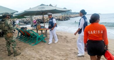 Marina Rescata a Niño de 7 Años en Playa de Manzanillo