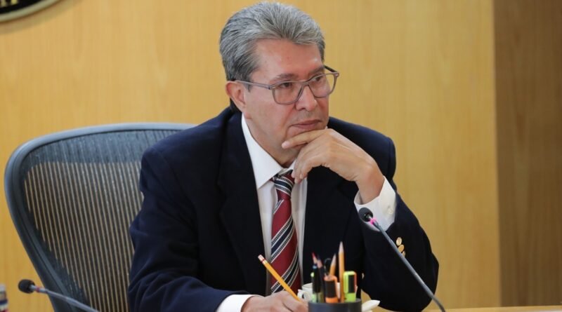 Ricardo Monreal Llama a Diputados a Cumplir con su Responsabilidad y Evitar Faltas