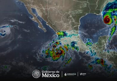 Huracán Simon Sube a Categoría 2 y Amenaza las Costas del Pacífico