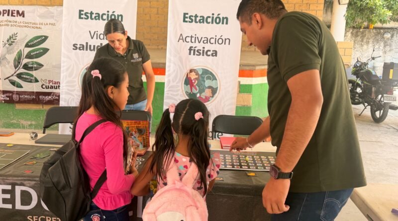 Plan Cuautla Acerca Opciones Educativas y Capacitación a Familias de la Colonia Otilio Montaño