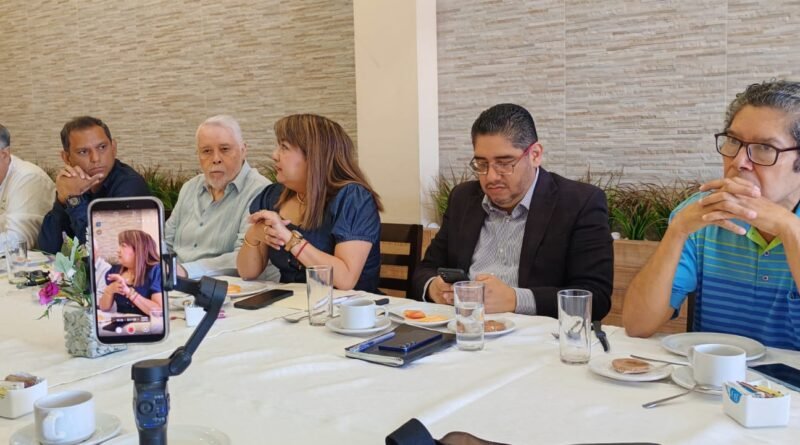 El OPLE ya Está Mirando a los Adelantados